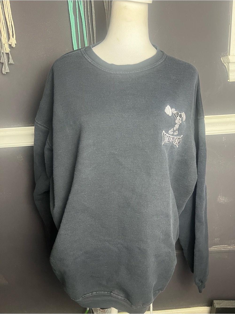 Vintage 90s Disney Mickey’s Gym Black Crewneck Sweatshirt Size XL